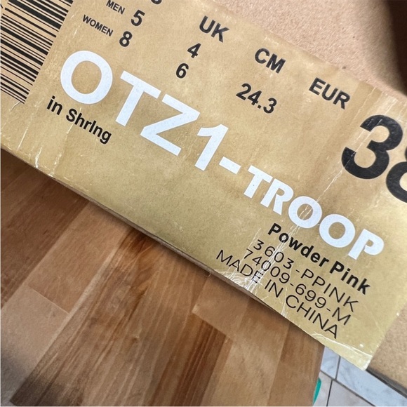 NWT OTZ Troop Weather Shearling Lace Up Boots In Powder Pink $300 MSRP Size 8 - Picture 7 of 12